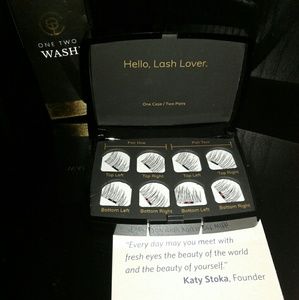 *Sold* One Two Magnetic False Eyelashes - New